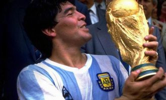 AOS 60 ANOS : Morre a lenda Diego Maradona
