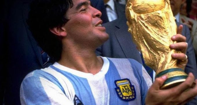 AOS 60 ANOS : Morre a lenda Diego Maradona