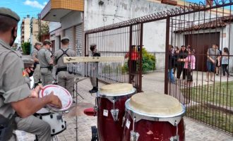 BRIGADA MILITAR  :  Solidariedade a moradores  da Residência Inclusiva