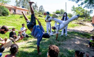 CAPOEIRA NO QUILOMBO DO ALGODÃO : Aulas gratuitas de capoeira motivaram a criação de grupos na área rural