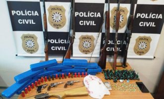 POLÍCIA CIVIL : Apreensão de espingardas,  maconha, crack e cocaína