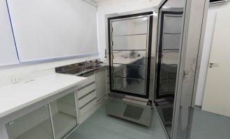 Estado mapeia 64 ultrafreezers em universidades para armazenamento de vacinas da Covid-19