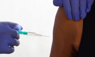 Pelotas capacita profissionais para vacinar contra o coronavírus