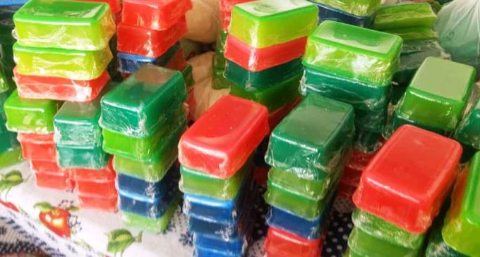 MULTIPLICAR E DIVIDIR : Projeto voluntário oferece  sabão caseiro e detergente