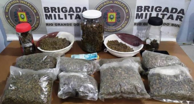 BRIGADA : Flagrante para tráfico de drogas no Obelisco
