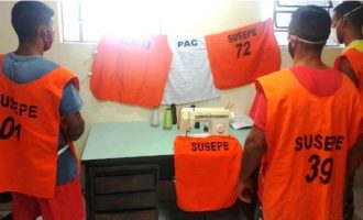 SISTEMA PRISIONAL  : Detentos confeccionam uniformes