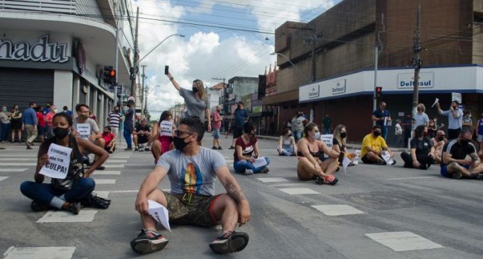 Empresários protestam no centro