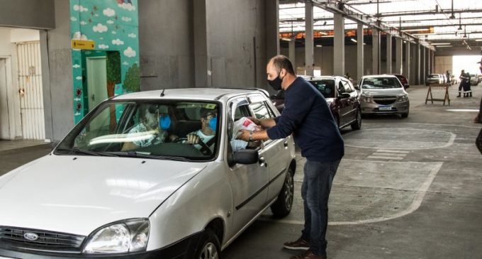 Vacinados doam 5,5 toneladas de alimentos