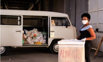 Quase 3 toneladas de alimentos são arrecadadas durante vacinação