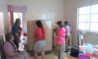 Esforço conjunto consegue moradia para família venezuelana indígena em Pelotas