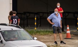Aposentados, estudantes e profissionais de saúde continuam entre os mais afetados pela doença em Pelotas