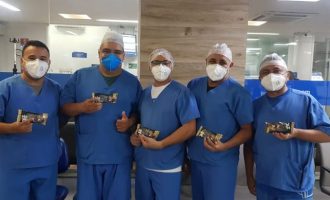 Profissionais da saúde de Pelotas recebem homenagem pela atuação na pandemia