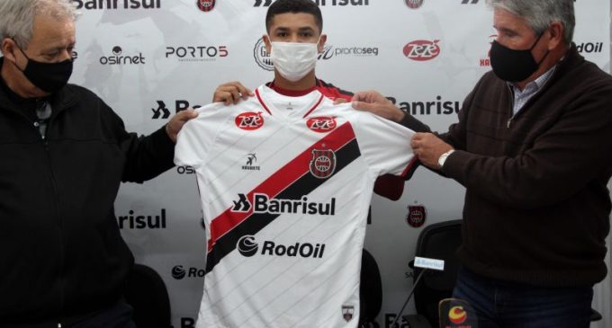 Denilson aponta satisfação em retornar ao futebol brasileiro