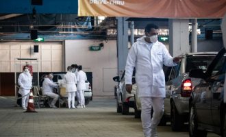 Prefeitura imuniza mais de 900 pessoas contra Covid-19 neste domingo