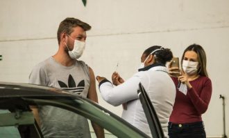 Vacinação contra Covid-19 chega para quem tem 33 anos ou mais