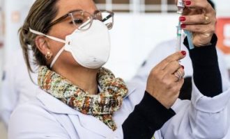 Pessoas a partir dos 50 anos podem procurar quarta dose