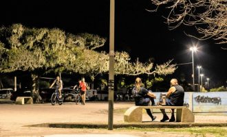 Iluminação de LED no Laranjal é entregue