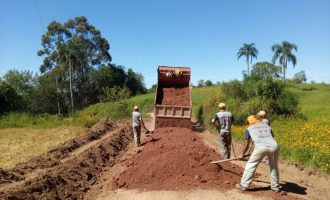Zona rural passa por manutenção de estradas