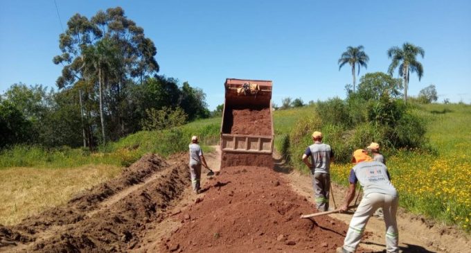 Zona rural passa por manutenção de estradas