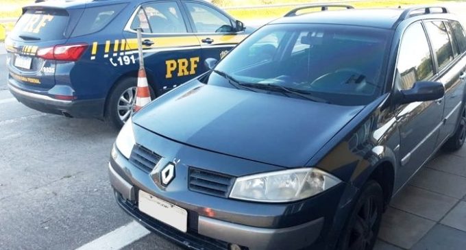 POLÍCIA RODOVIÁRIA :  Homem é preso com carro furtado