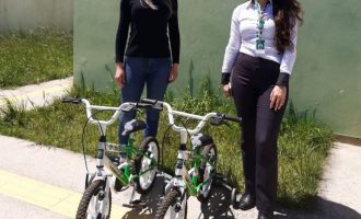 Unimed doa bicicletas para o Cras Três Vendas