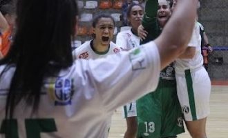 Malgi faz suco da Laranja Mecânica