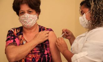 Pessoas com 40 anos ou mais poderão tomar dose de reforço em Pelotas