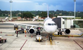 AVIAÇÃO : Pilotos e comissários de voo aprovam greve a partir de segunda-feira