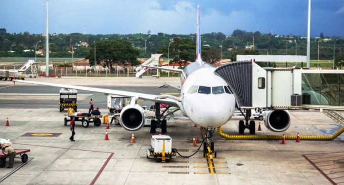 AVIAÇÃO : Pilotos e comissários de voo aprovam greve a partir de segunda-feira