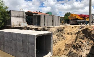 Sanep instala estrutura de sustentação da ponte na Santa Clara