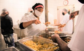 Usuários do Restaurante Popular voltam a ser recebidos