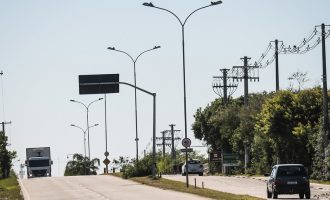 Rotatórias das principais avenidas da cidade recebem iluminação em LED