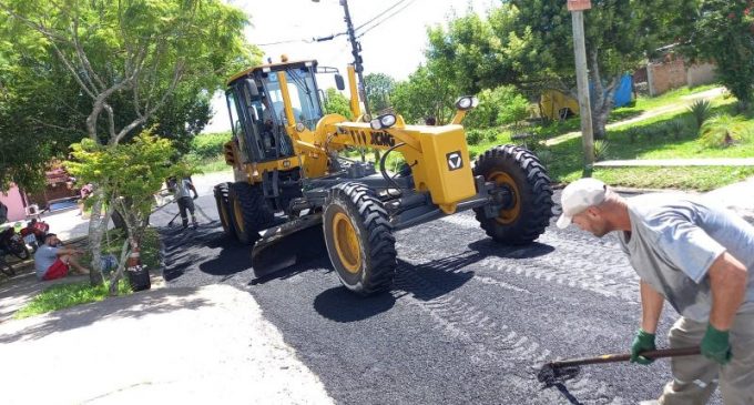 Começa a pavimentação da avenida Guadalajara