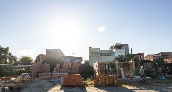 Casas populares na Vila Farroupilha serão entregues em 2023