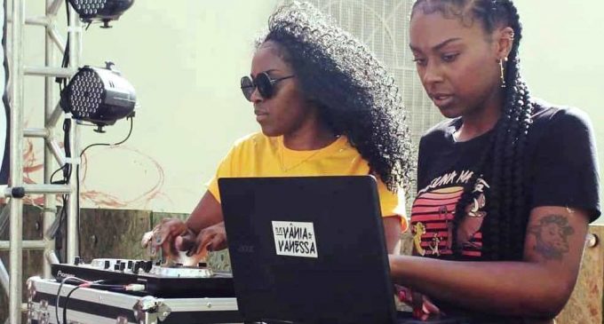 BLACK MUSIC :  Talento feminino das DJs  Vânia e Vanessa