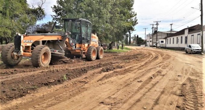 Prefeitura faz manutenções em estradas da zona rural