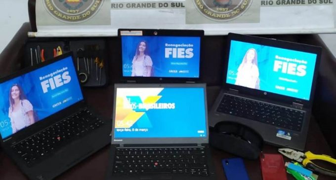 Criminoso estava com quatro  notebooks e celulares da Caixa Econômica Federal