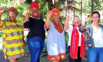 MOÇAMBIQUE  : Mulheres pelotenses  participam de festival