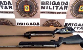 Homem é preso com 2 armas