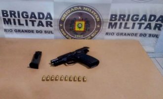 BRIGADA :  Homem é flagrado com pistola