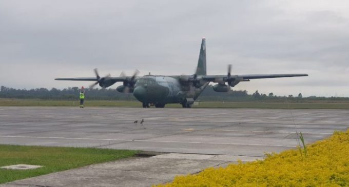 Aeroporto de Pelotas recebe aeronave Hércules C-130 da FAB