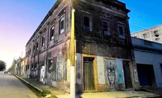 FEMENI :  Feira de Mulheres Empreendedoras  Negras e Indígenas na Praça do Porto