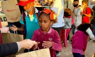 ZONA NORTE  : Sopão, oficina de tricô, Hora do  Conto e material escolar no BGV