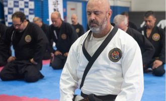 RECORDE MUNDIAL EM PELOTAS Mestre Alessandro Lucas cumpre desafio das 100 lutas no Hapkido