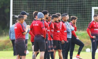 DENTRO DE CAMPO :  Thiago Gomes vai mudar equipe no domingo