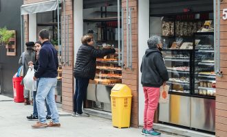 Rua do Doce comercializa 50 mil docinhos no primeiro mês