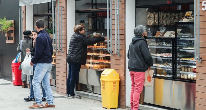 Rua do Doce comercializa 50 mil docinhos no primeiro mês