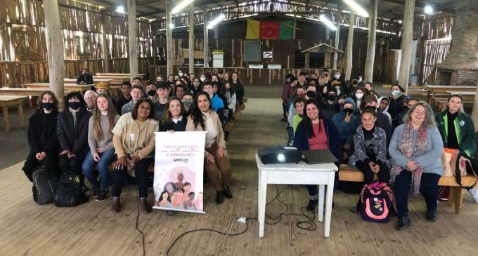 Tour Maria da Penha começa na Escola Municipal Crochemore