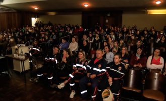 Servidores de escolas municipais recebem capacitação em primeiros socorros