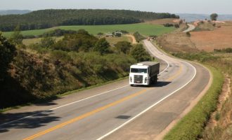 Transportadores rodoviários de carga não precisarão renovar registro